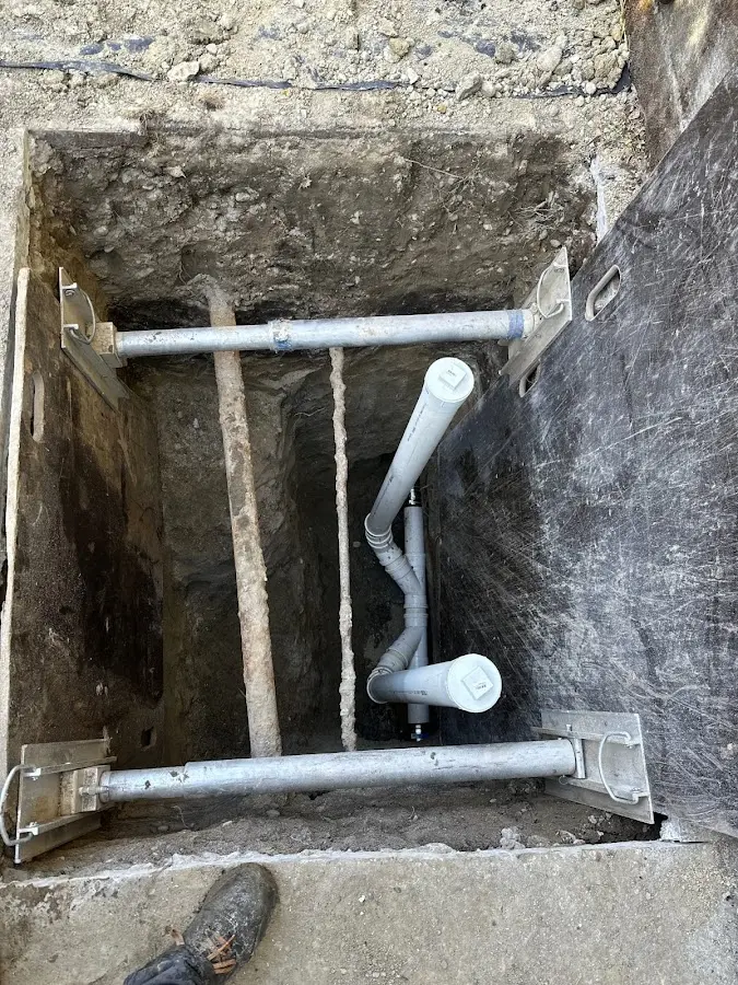 Experienced plumber completing Drain Cleaning work in Castle Hills